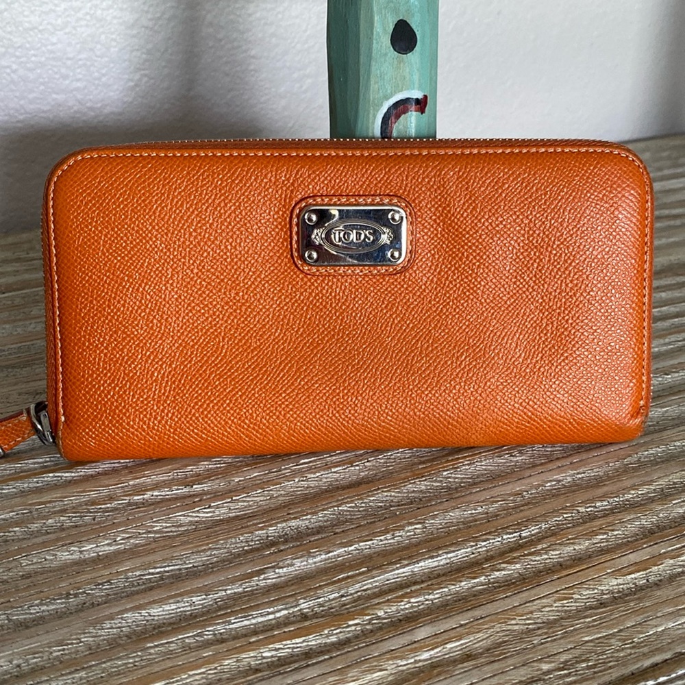 Tod’s - Orange Zip Wallet
